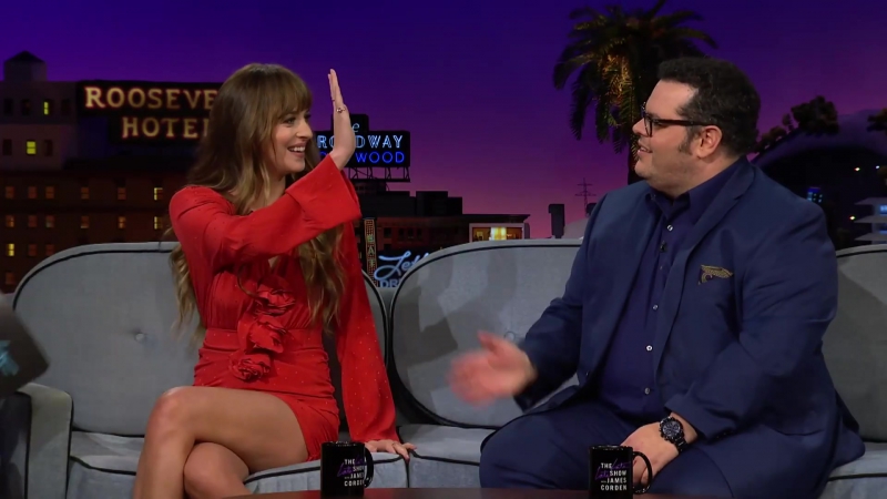 Dakota_Johnson_s_Mom_Has_to_Chill_w__the_Photos_030.jpg