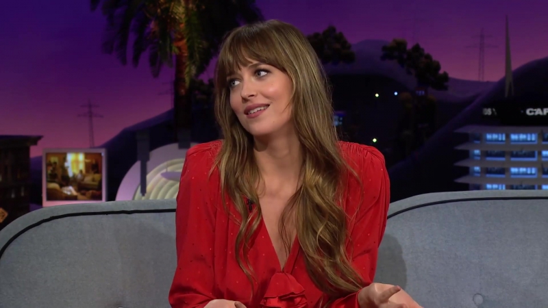 Dakota_Johnson_s_Mom_Has_to_Chill_w__the_Photos_581.jpg