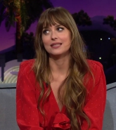 Dakota_Johnson_s_Mom_Has_to_Chill_w__the_Photos_604.jpg